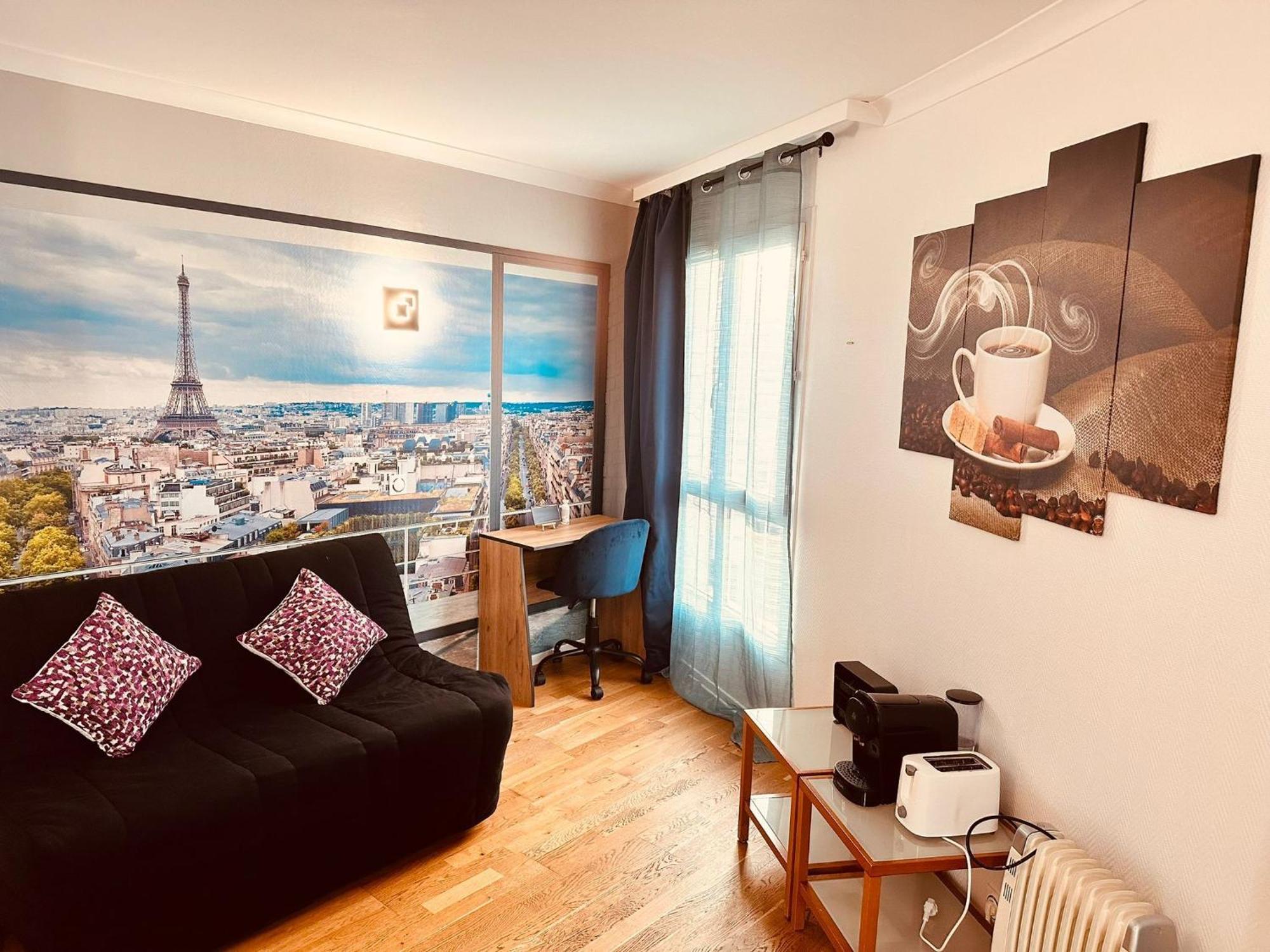 Ryan Homes - In Hotel, La Defense *
